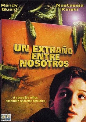 Un Extraño entre Nosotros (2001)